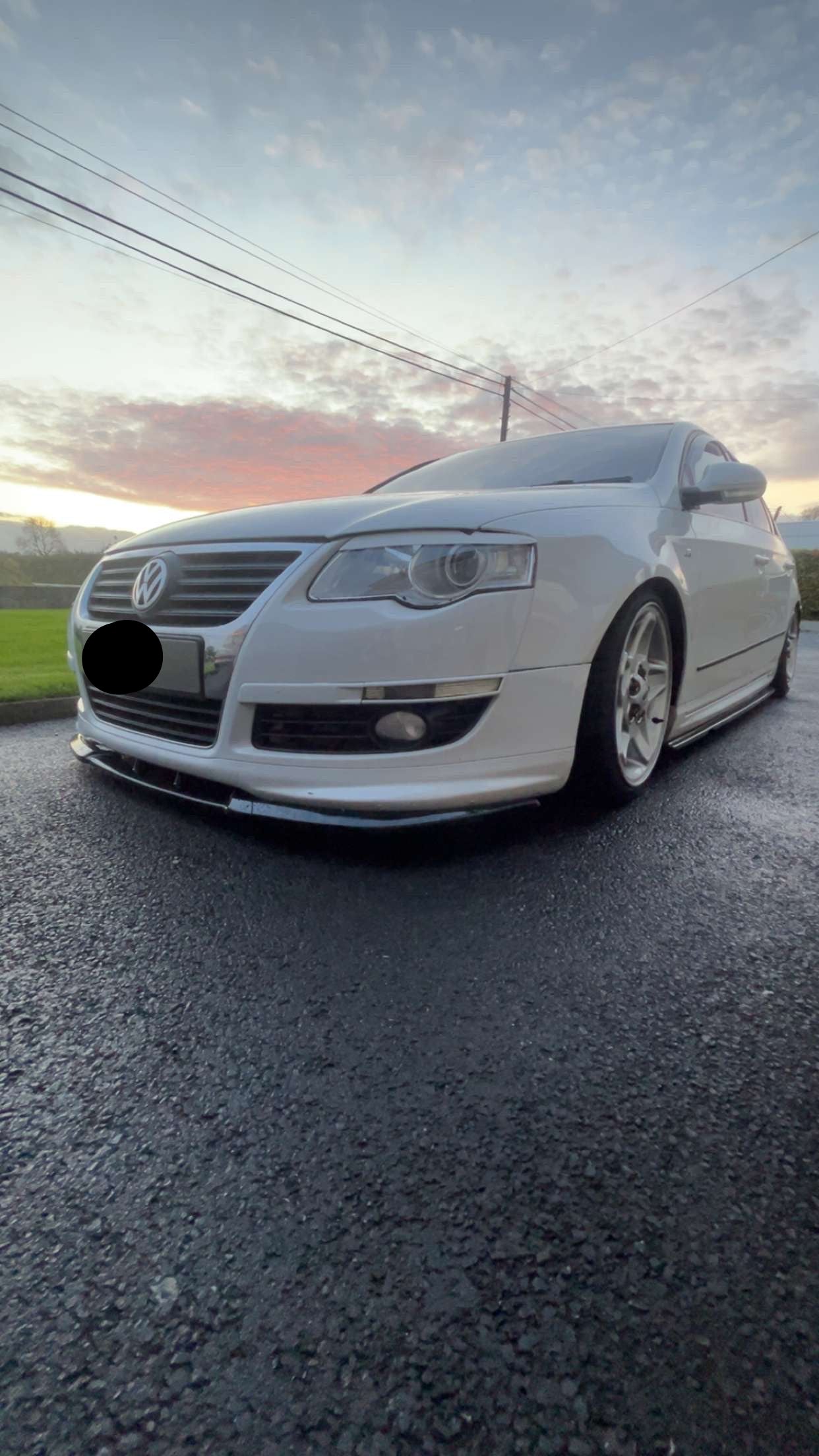 Universal GLOSS BLACK Cupra Front Splitter